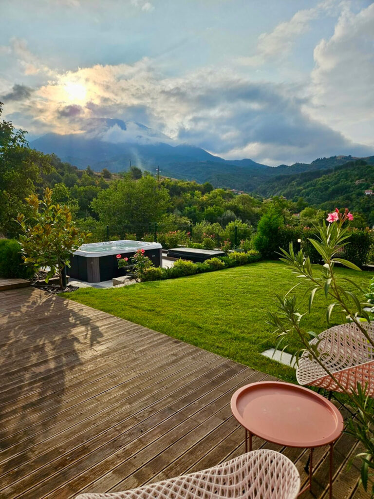 garden-jacuzzi